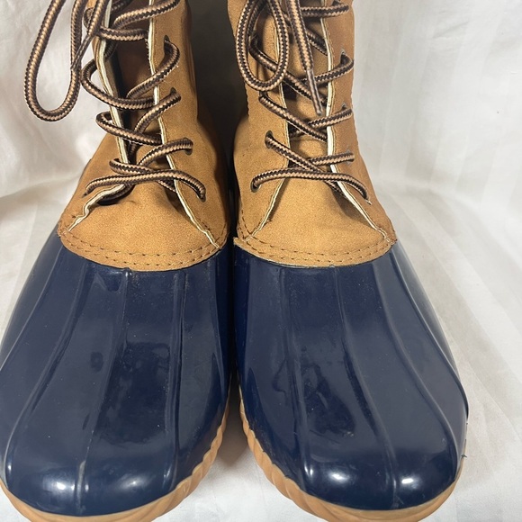 Women's Two-Tone Lace-Up Boots - Picture 4 of 14